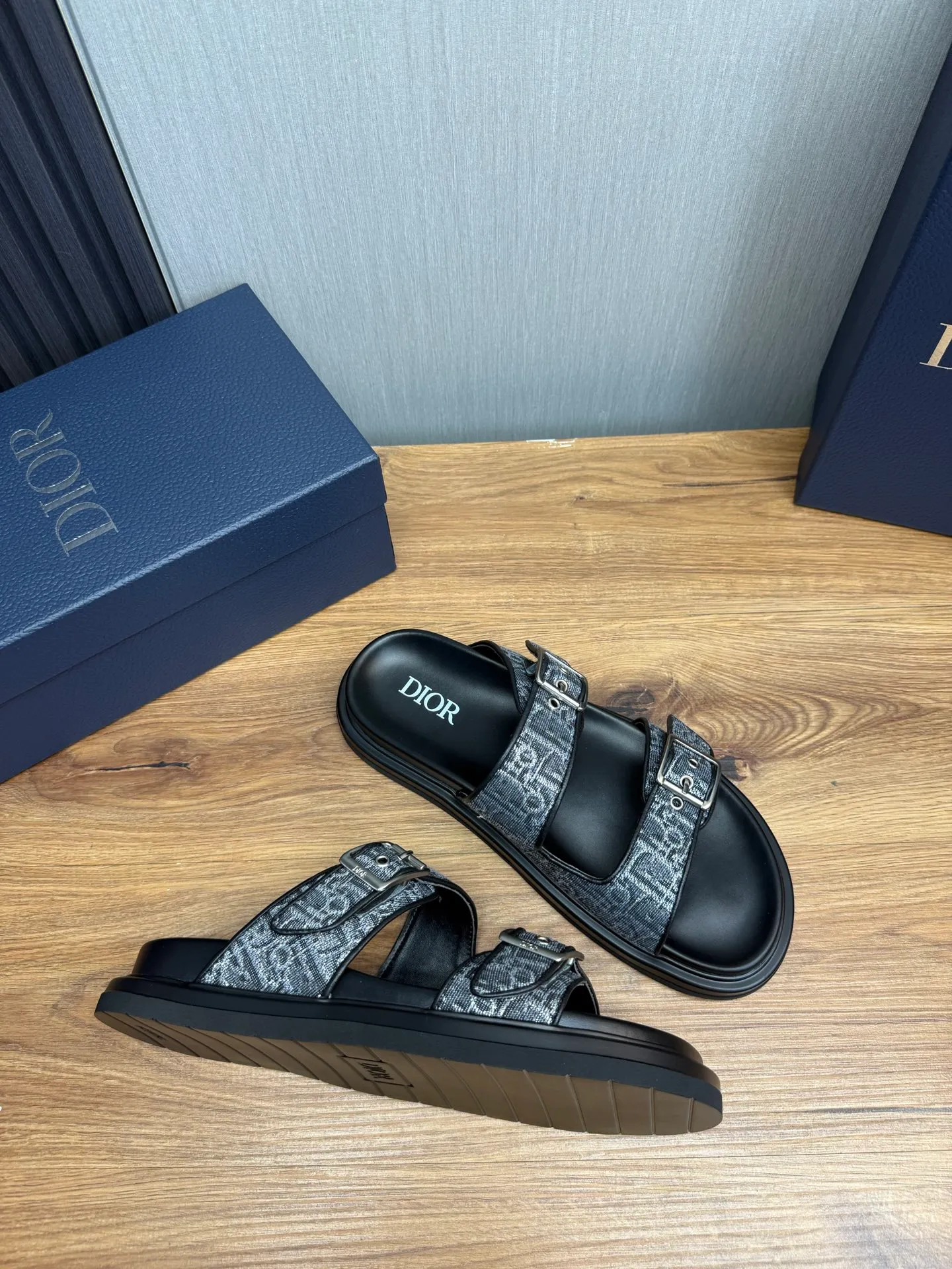 Men's shoes 💰300💰 Dior. Men's slippers 🩴Official website 1:1 production 38-45 yards 45 46 🉑️Customized original material shipped✅
